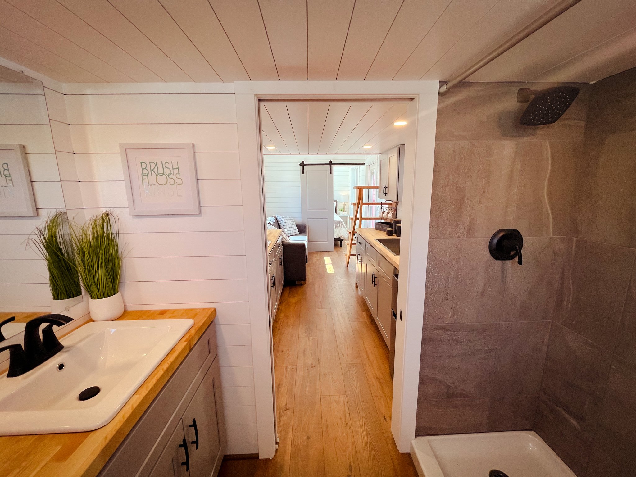 THE BUNKHOUSE thumbnail 4