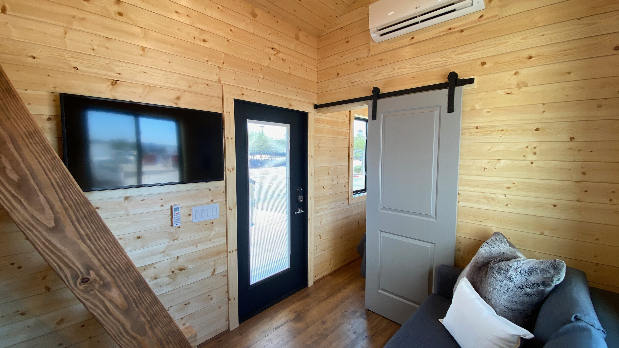 THE BUNKHOUSE thumbnail 80