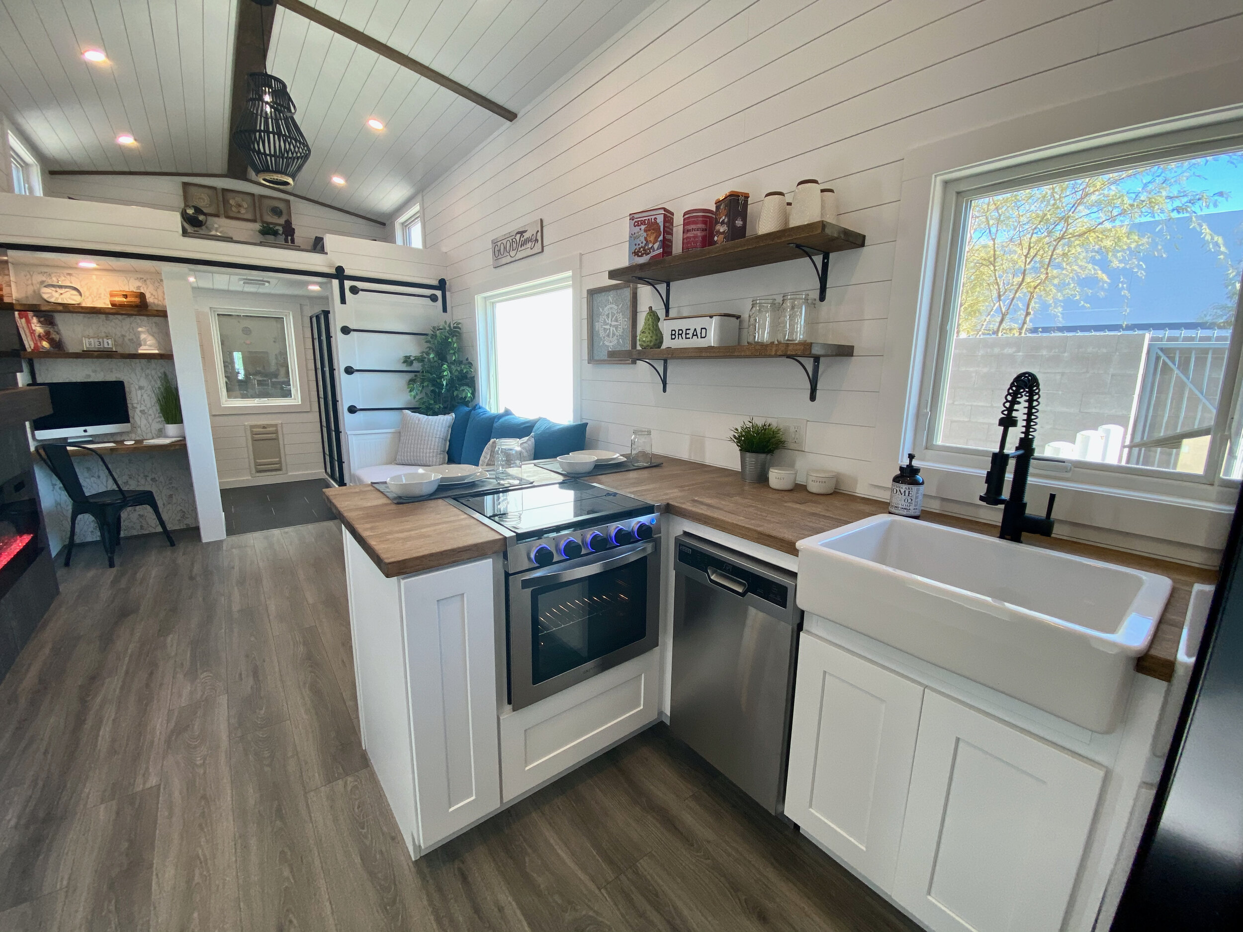 THE CHÂTEAU thumbnail 16