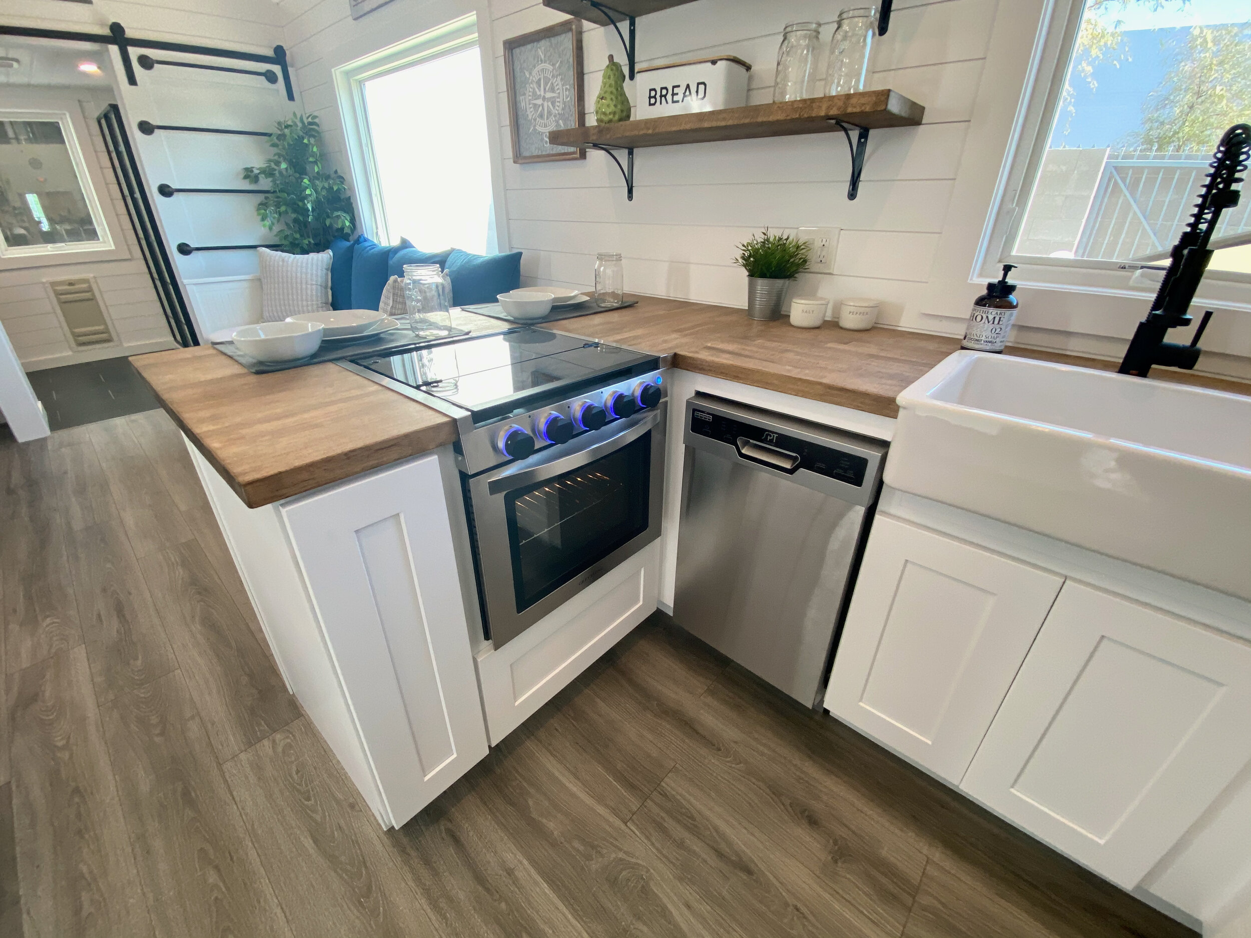 THE CHÂTEAU thumbnail 18