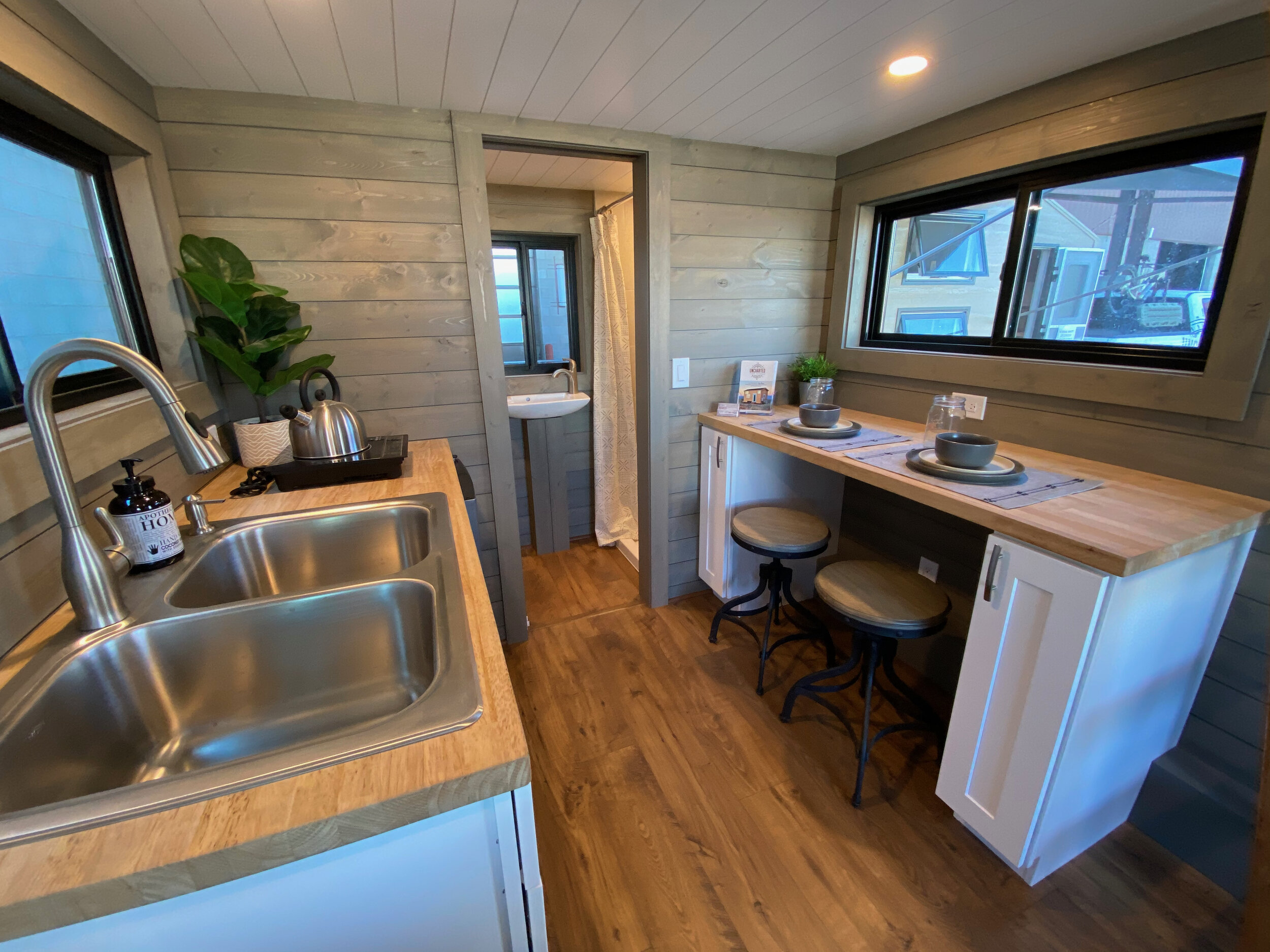 THE LIMITED thumbnail 28