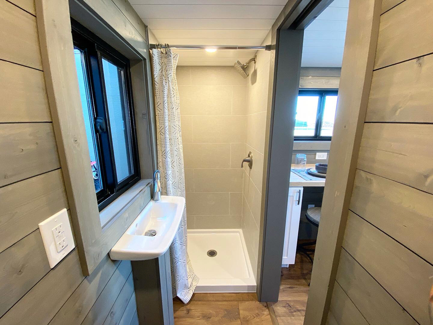 THE LIMITED thumbnail 32