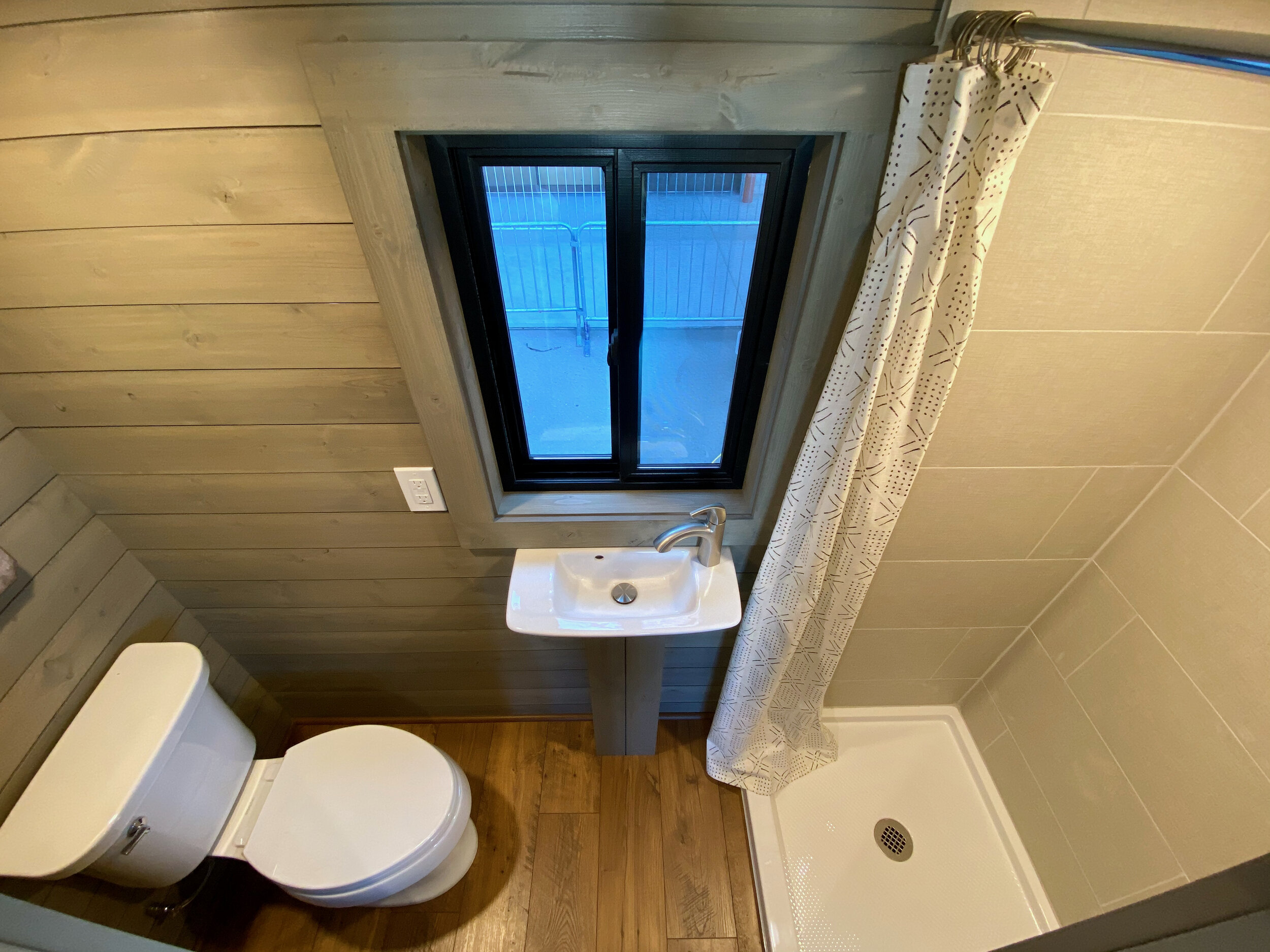 THE LIMITED thumbnail 8