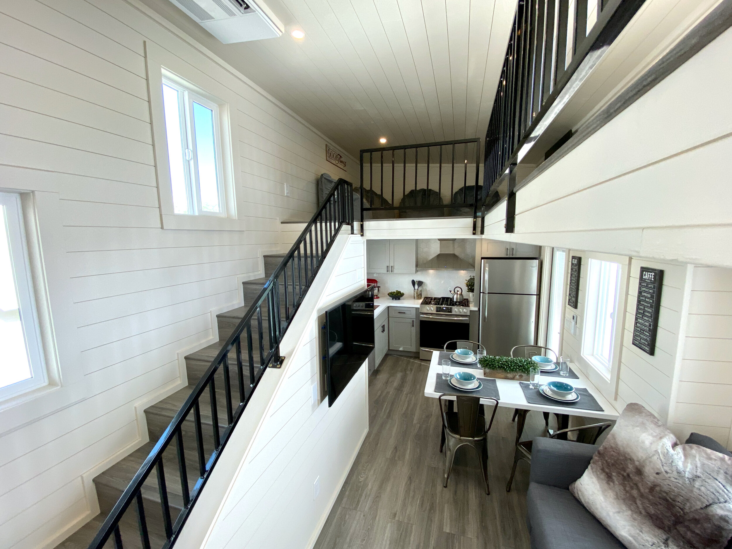 THE MANOR thumbnail 11