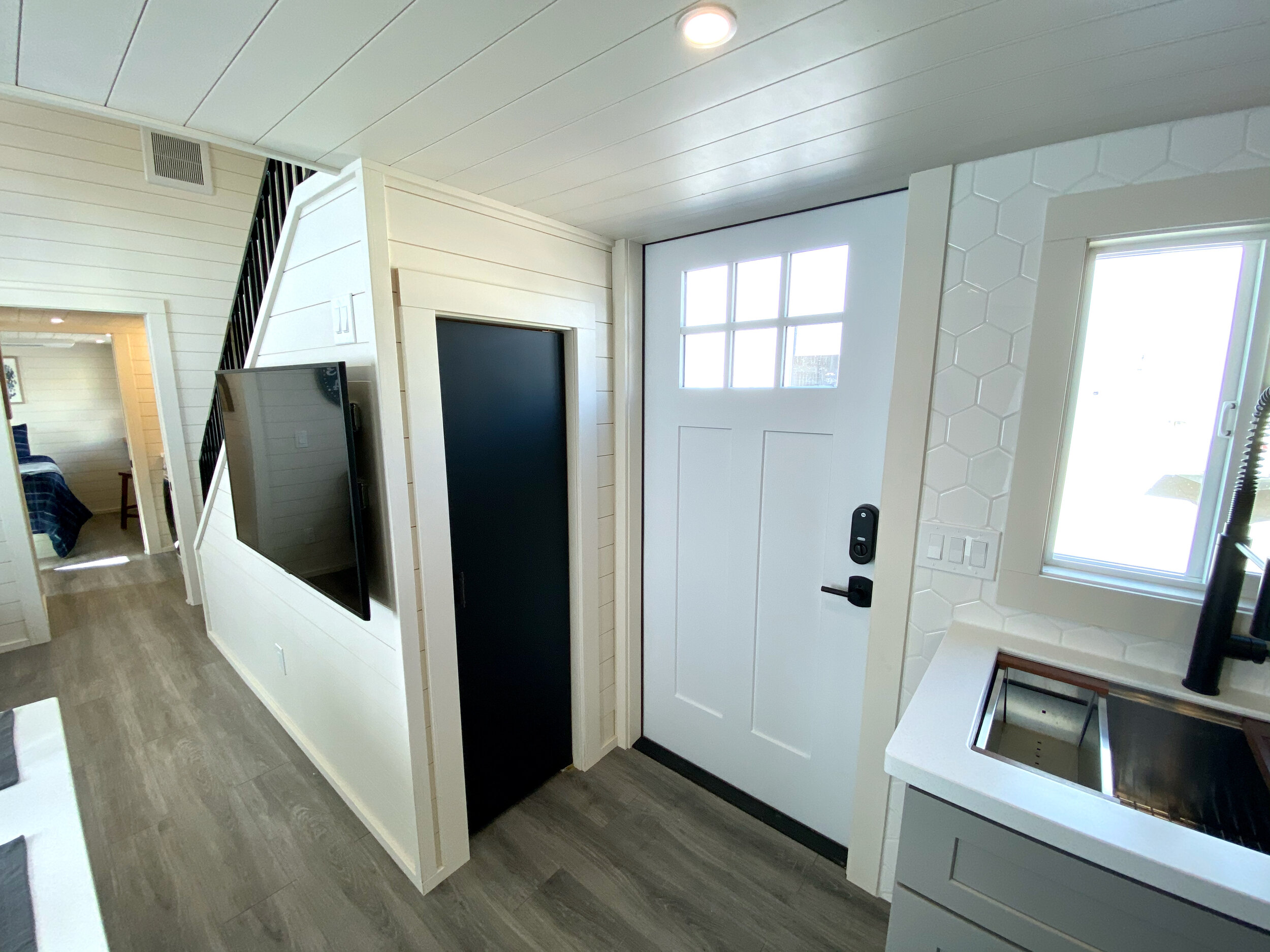 THE MANOR thumbnail 14