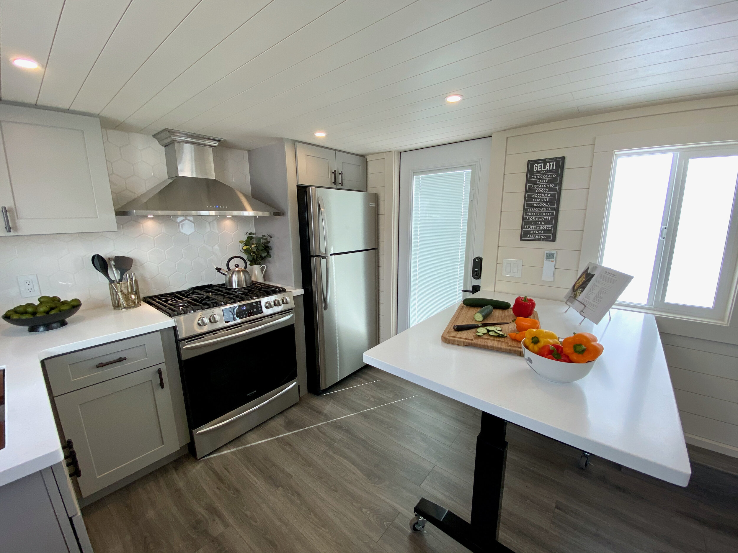 THE MANOR thumbnail 24