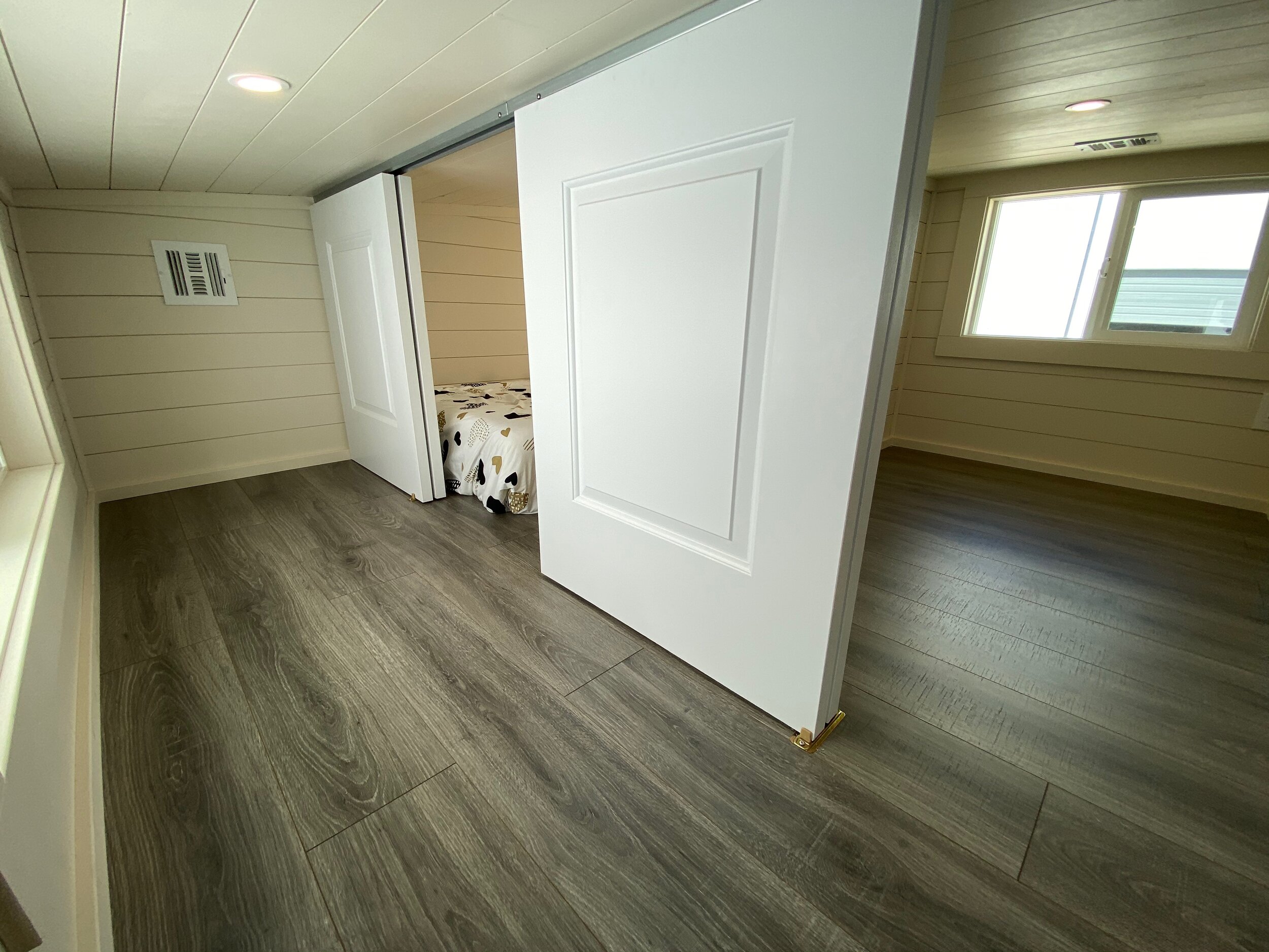 THE MANOR thumbnail 29