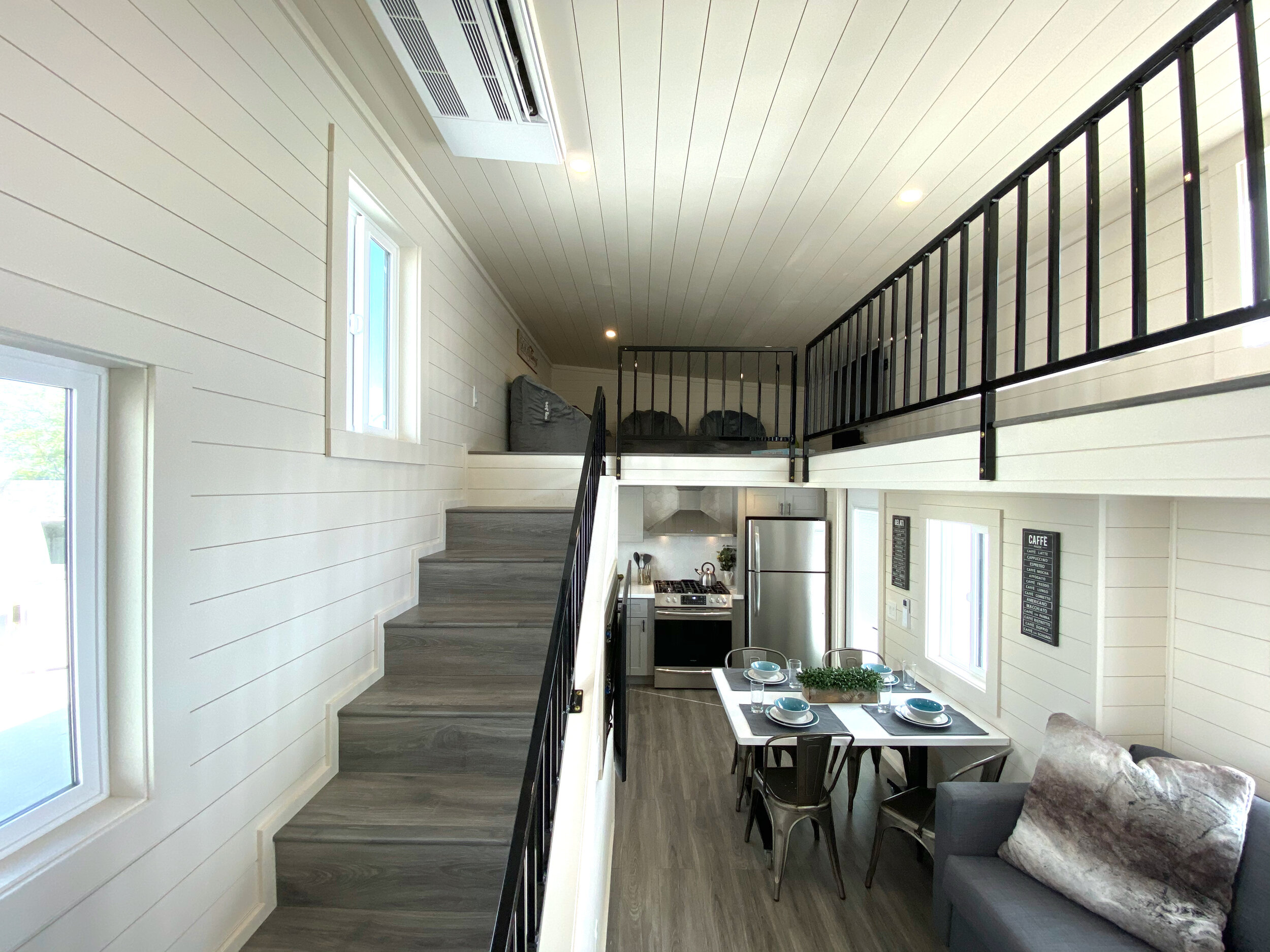 THE MANOR thumbnail 7