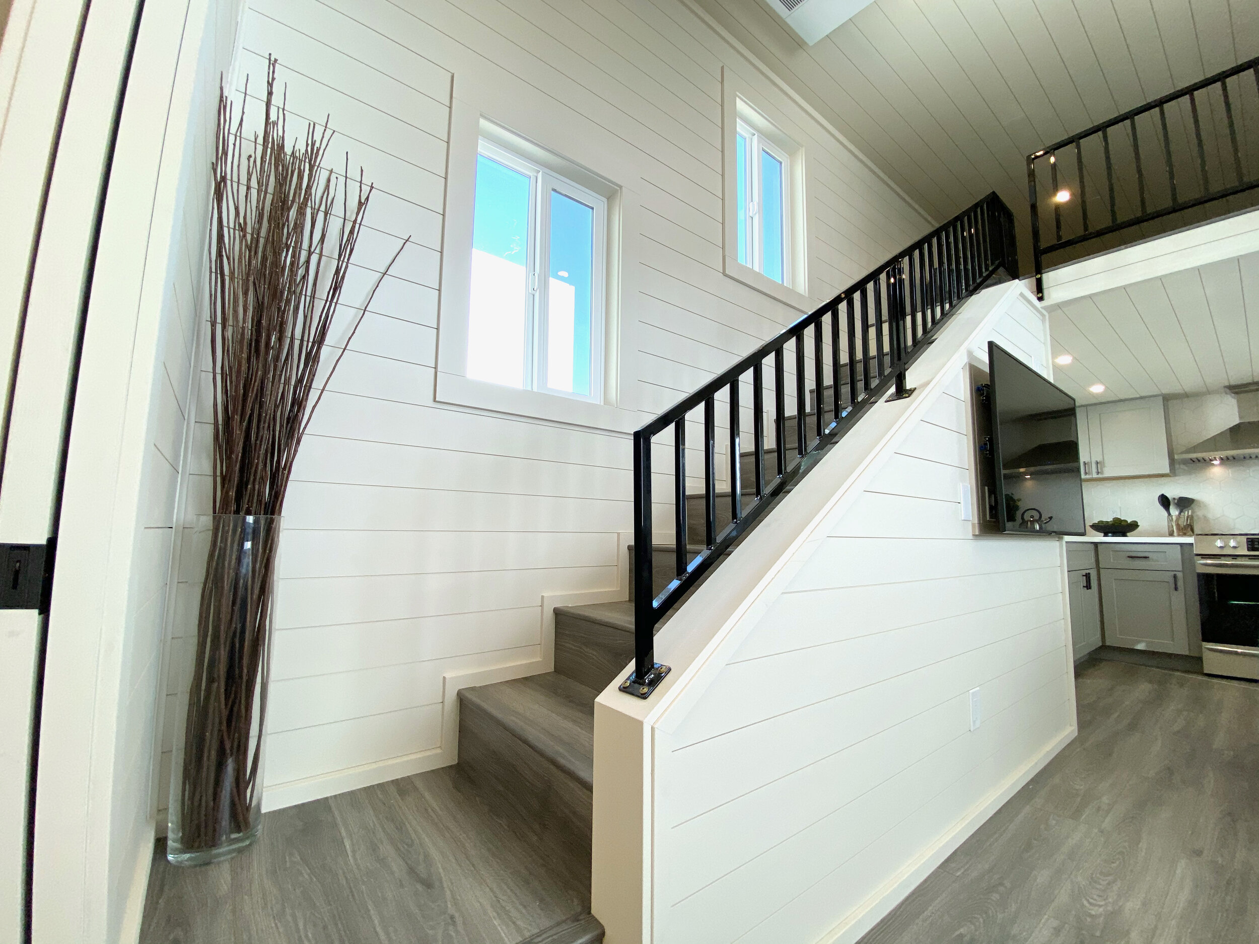 THE MANOR thumbnail 9